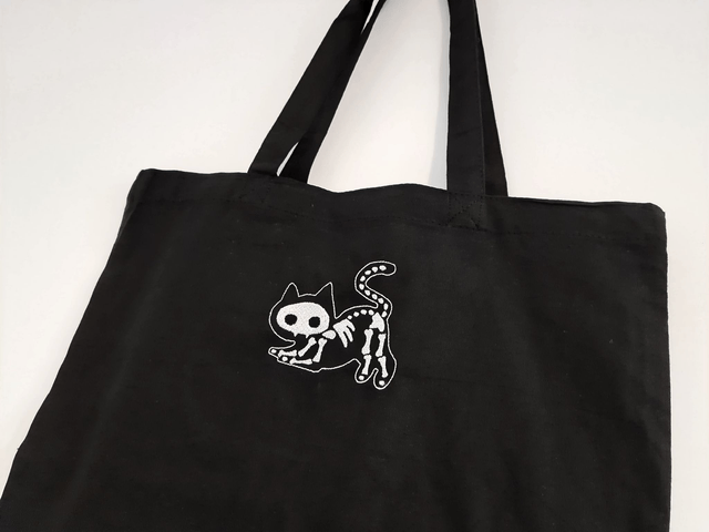 Stretching Skeleton Cat 